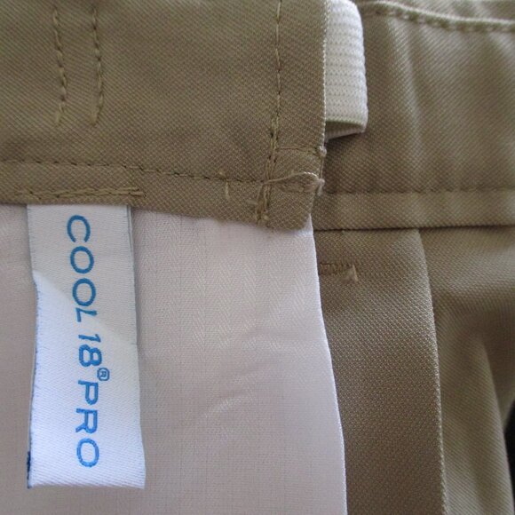 Haggar Cool 18 Mens Pleated Front Camel Tan Expandable Waist Golf Short Pant-44W - Picture 2 of 2